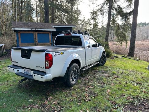 Used 2017 Nissan Frontier PRO-4X w/ Pro-4x Graphics Package image 8