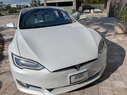 Used 2020 Tesla Model S Long Range Plus AWD/4WD image 4