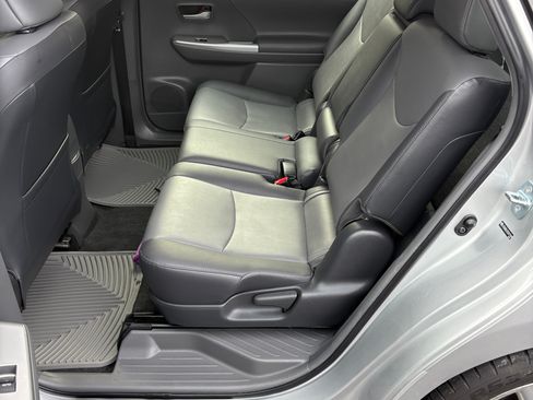 Used 2012 Toyota Prius V Five image 11