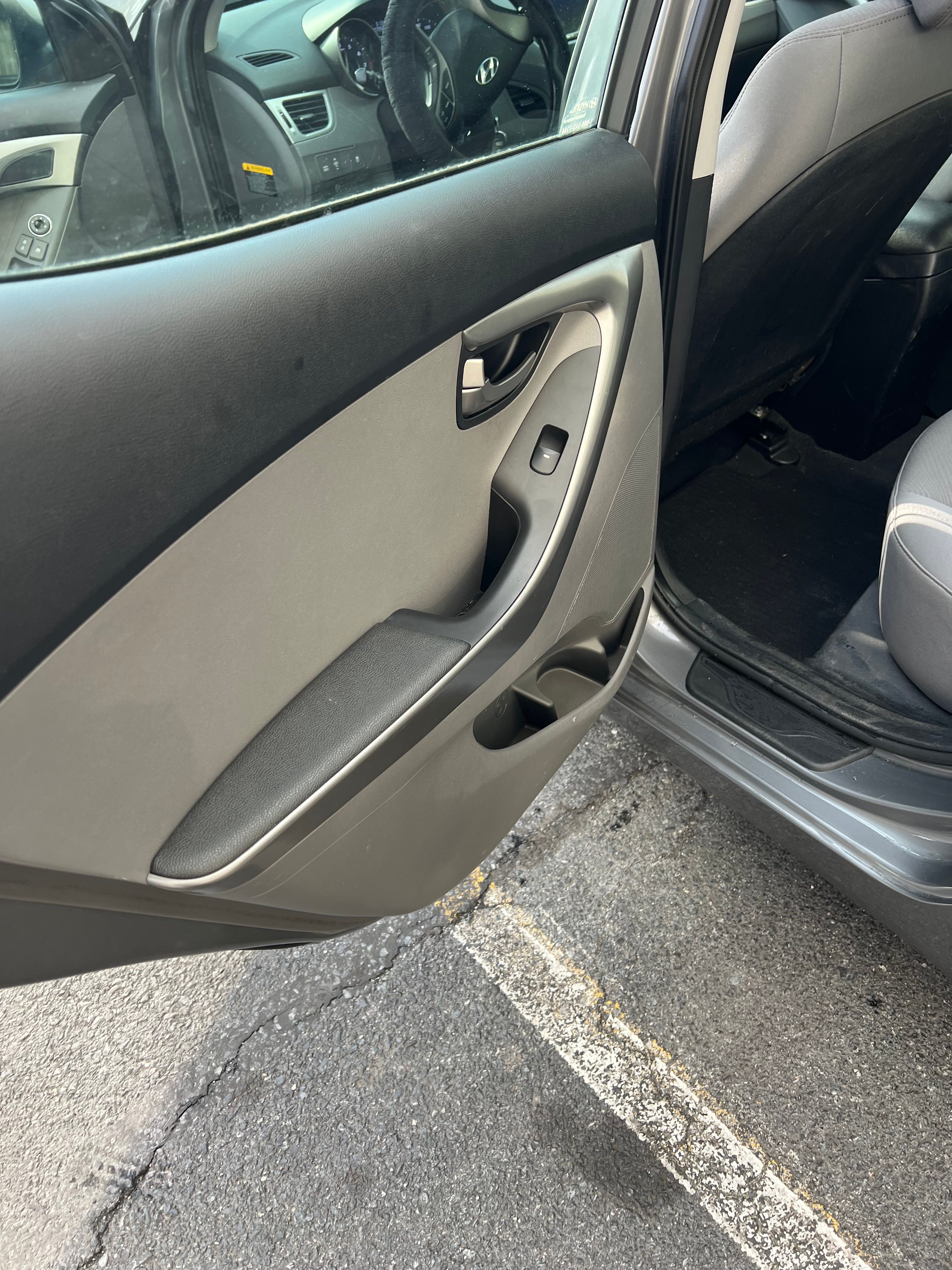 Used 2013 Hyundai Elantra GLS FWD image 16