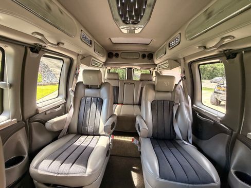 Used 2014 GMC Savana 1500 AWD image 12