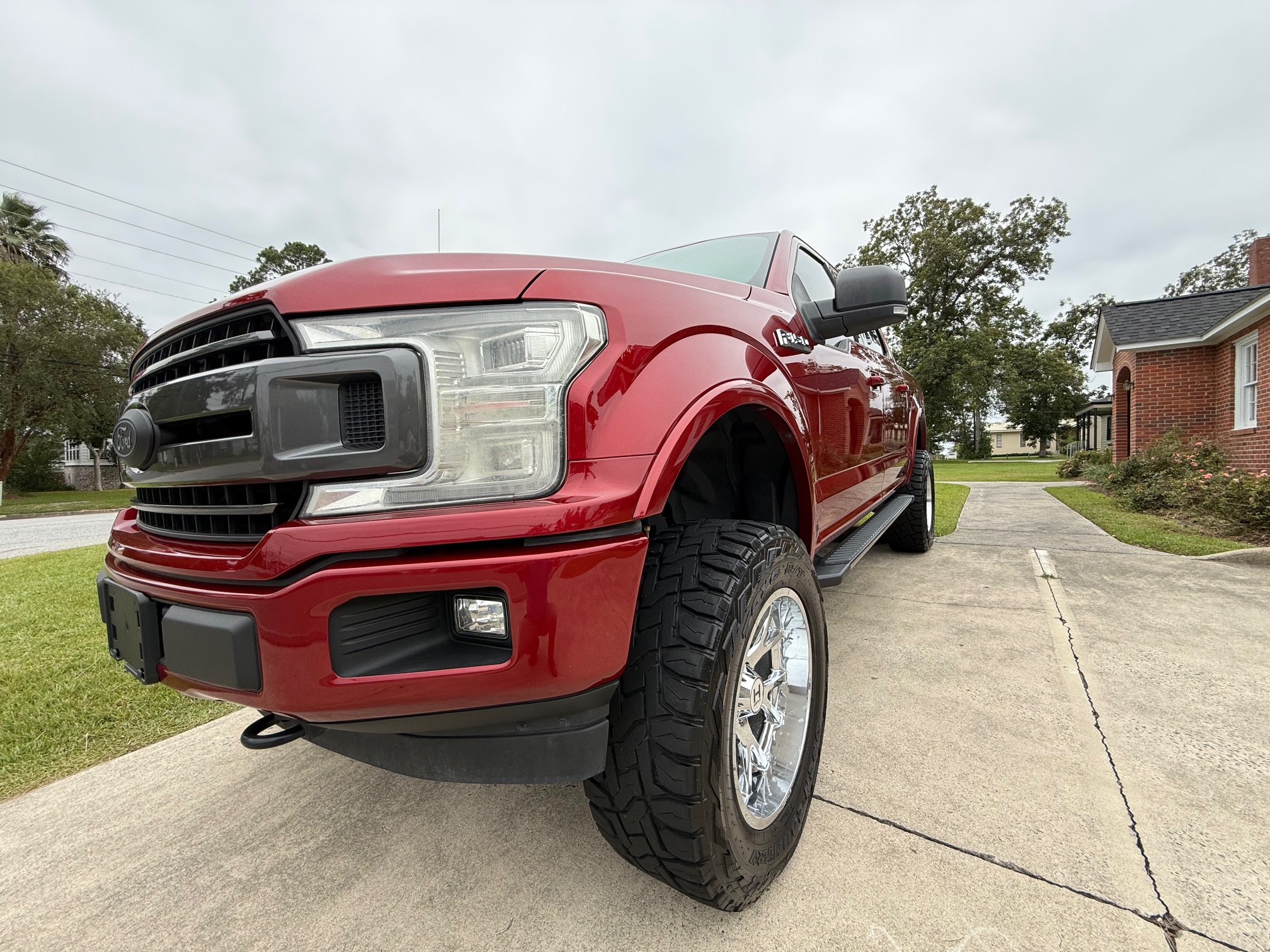 Used 2018 Ford F150 XLT w/ Equipment Group 302A Luxury AWD/4WD image 11
