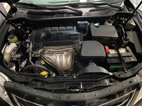 Used 2011 Toyota Camry XLE image 13