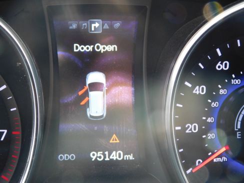 Used 2015 Hyundai Santa Fe Sport 2.0T w/ Option Group 05 FWD image 11