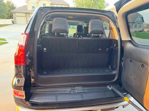 Used 2019 Lexus GX 460 Luxury AWD/4WD image 13