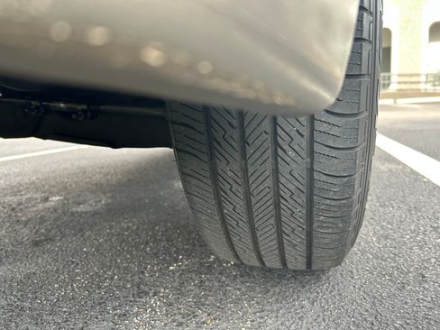 Used 2001 Chevrolet S10 Pickup LS w/ Preferred Equipment Group image 9