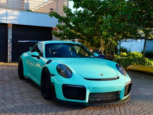 Used 2017 Porsche 911 Carrera 4 AWD/4WD image 1