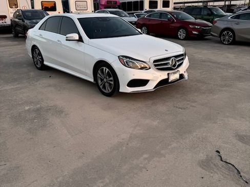 Used 2014 Mercedes-Benz E 250 BlueTEC Sedan image 2