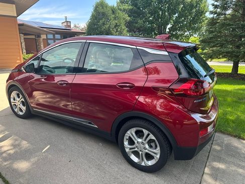 Used 2019 Chevrolet Bolt LT FWD image 2