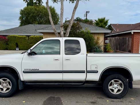 Used 2000 Toyota Tundra SR5 RWD image 1
