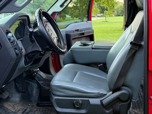 Used 2014 Ford F250 XL w/ Power Equipment Group AWD/4WD image 9