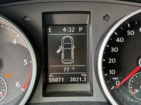 Used 2013 Volkswagen Golf TDI FWD image 4