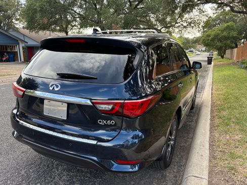 Used 2018 INFINITI QX60 3.5 Sport Utility 4D w/ Deluxe Technology Package image 1