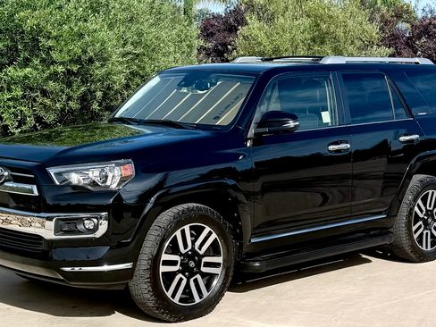 Used 2024 Toyota 4Runner Limited AWD/4WD image 4