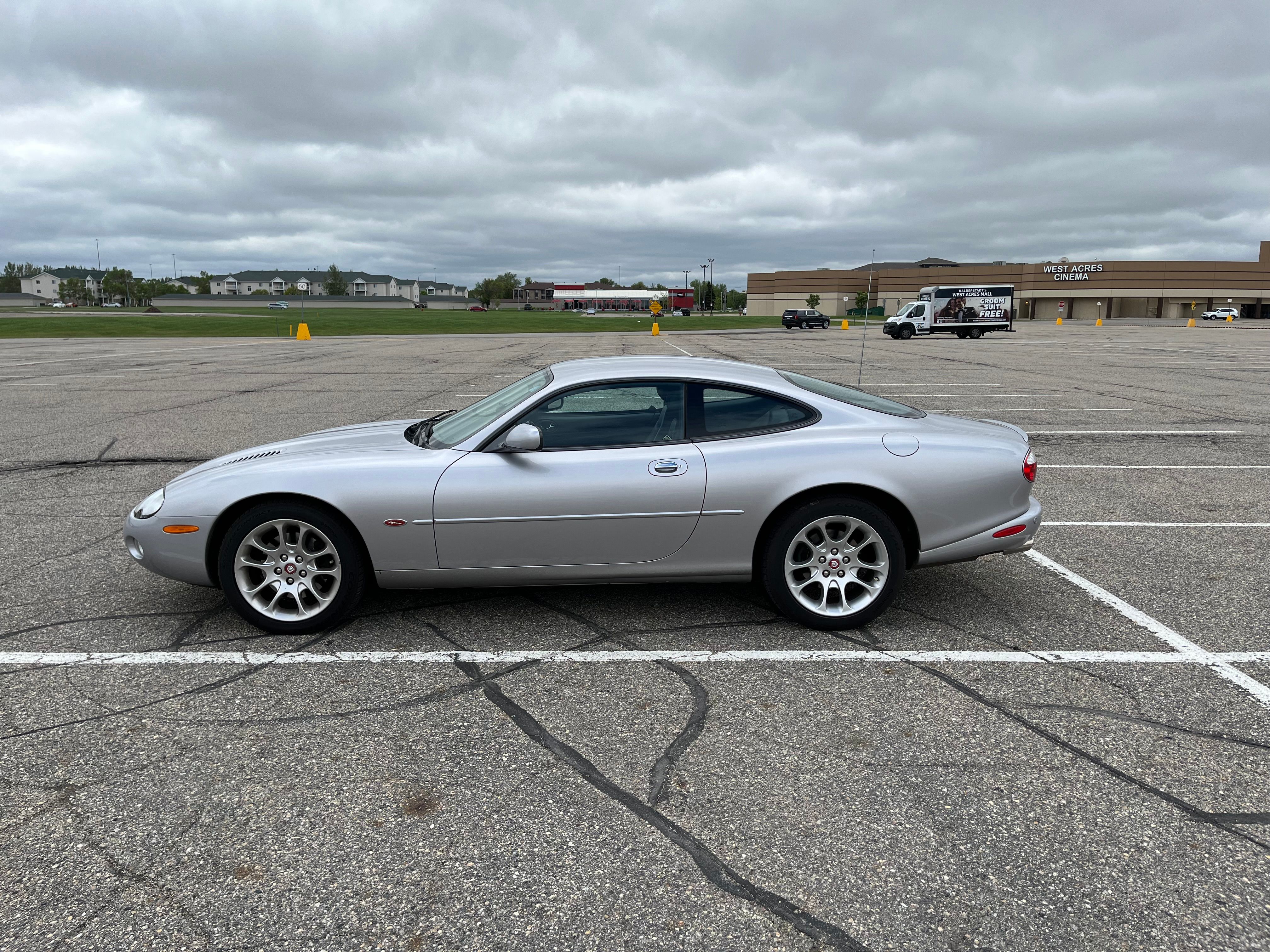 Used 2001 Jaguar XK8 Coupe RWD image 9
