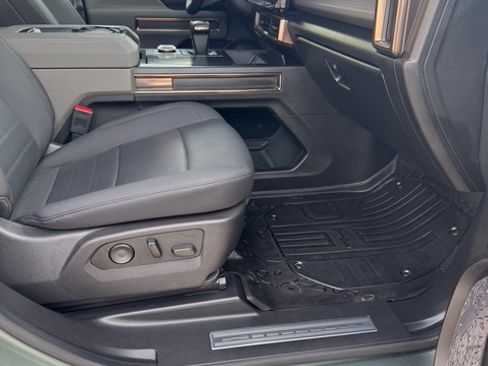 Used 2024 GMC Hummer EV 3X w/ LPO, Illumination Package image 25