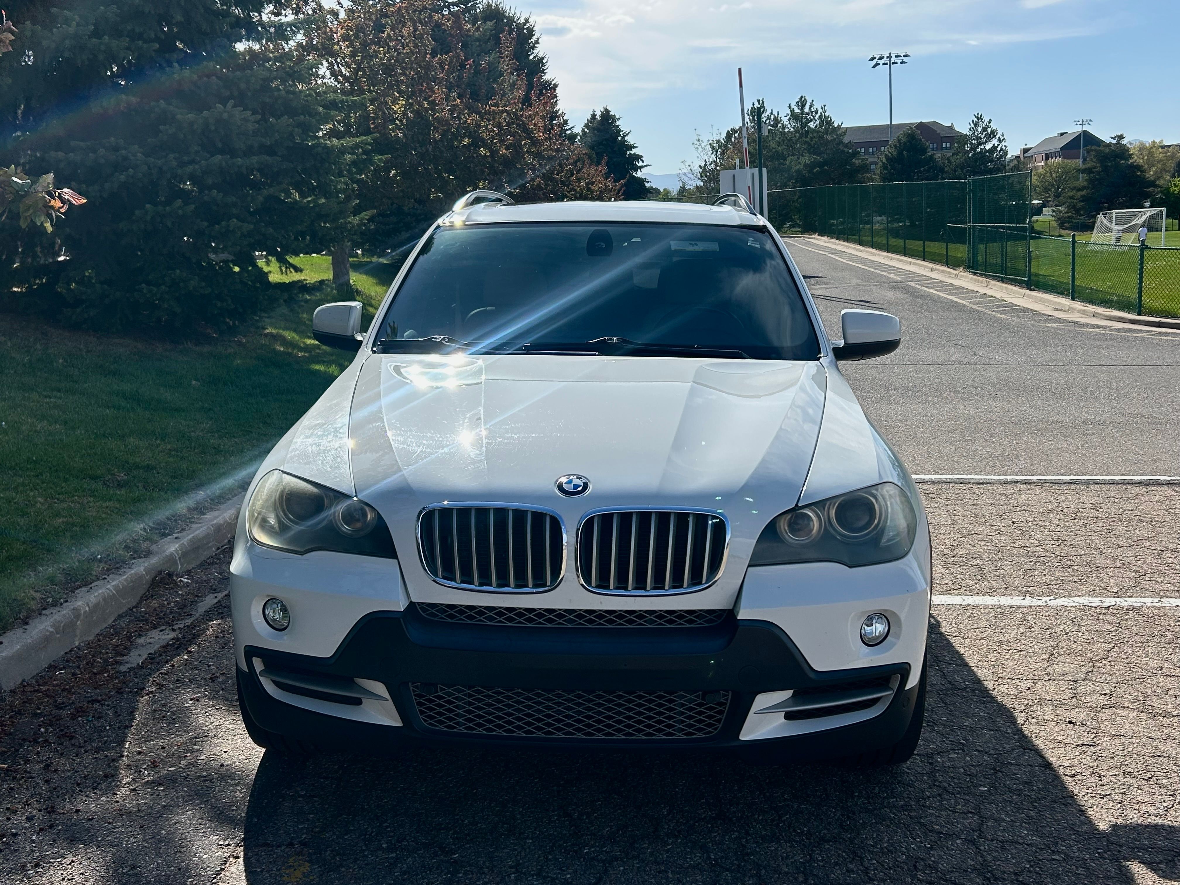 Used 2009 BMW X5 xDrive48i AWD/4WD image 1