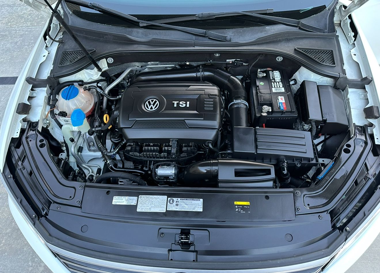 Used 2016 Volkswagen Passat 1.8T SE w/ Lighting Package (P06) FWD image 16