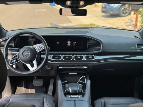 Used 2021 Mercedes-Benz GLS 450 4MATIC image 9