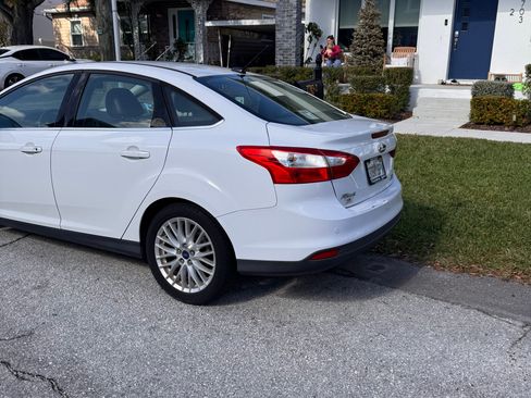 Used 2012 Ford Focus SEL image 4