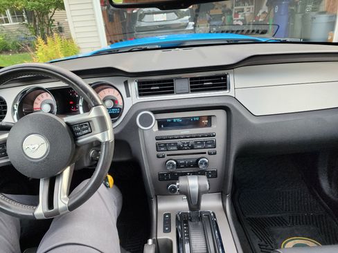 Used 2011 Ford Mustang Premium w/ 202A Rapid Spec Order Code RWD image 14