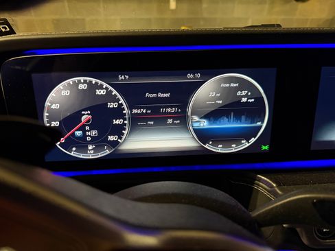 Used 2023 Mercedes-Benz G 550 image 9