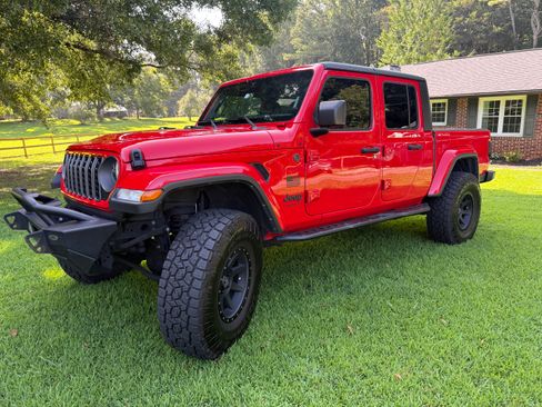 Used 2024 Jeep Gladiator Sport AWD/4WD image 1