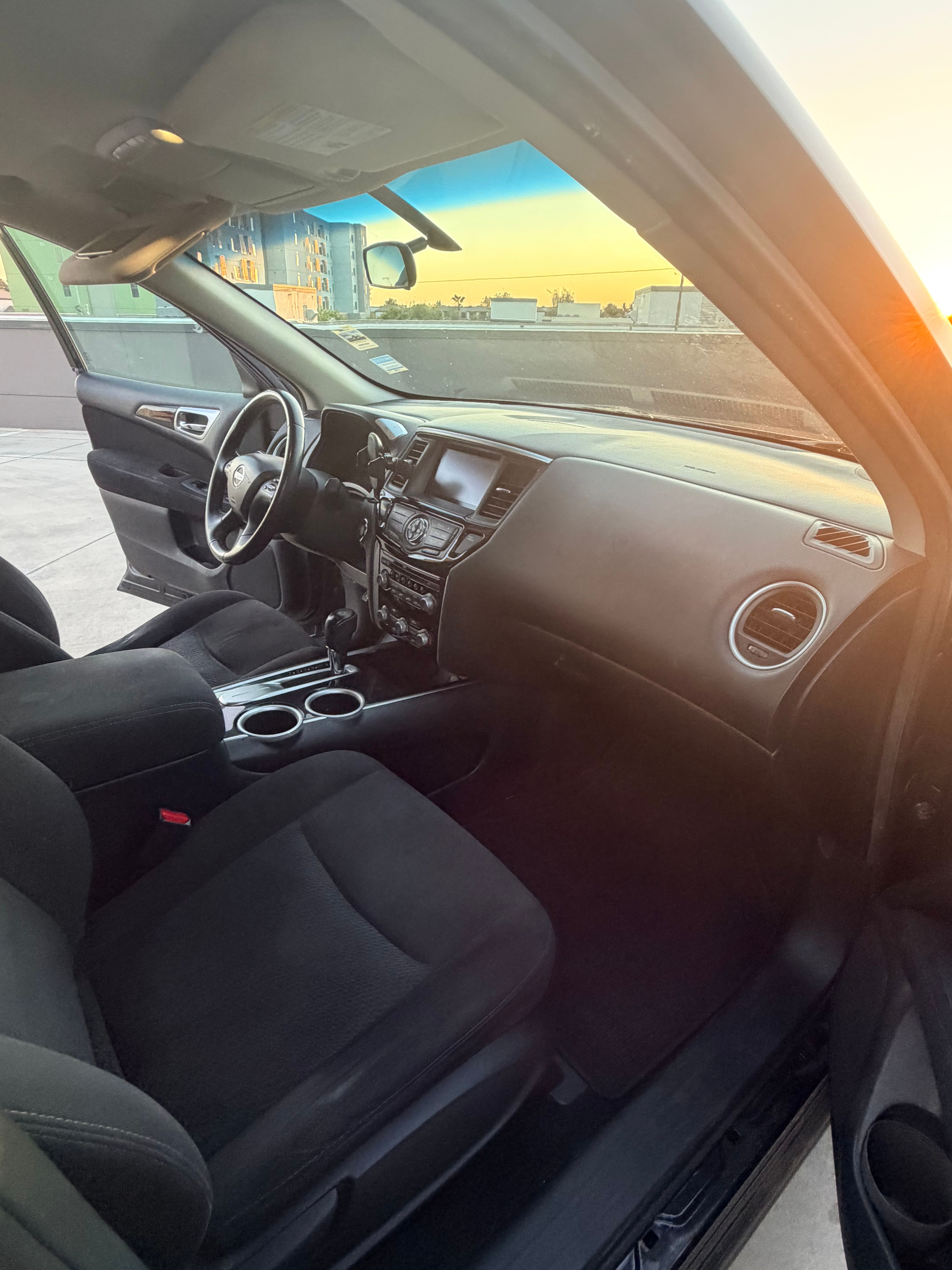 Used 2014 Nissan Pathfinder SV FWD image 6