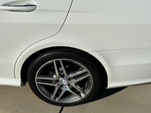 Used 2015 Mercedes-Benz E 400 Sedan image 10