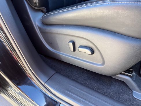 Used 2016 Nissan Pathfinder SL w/ SL Tech Package FWD image 23