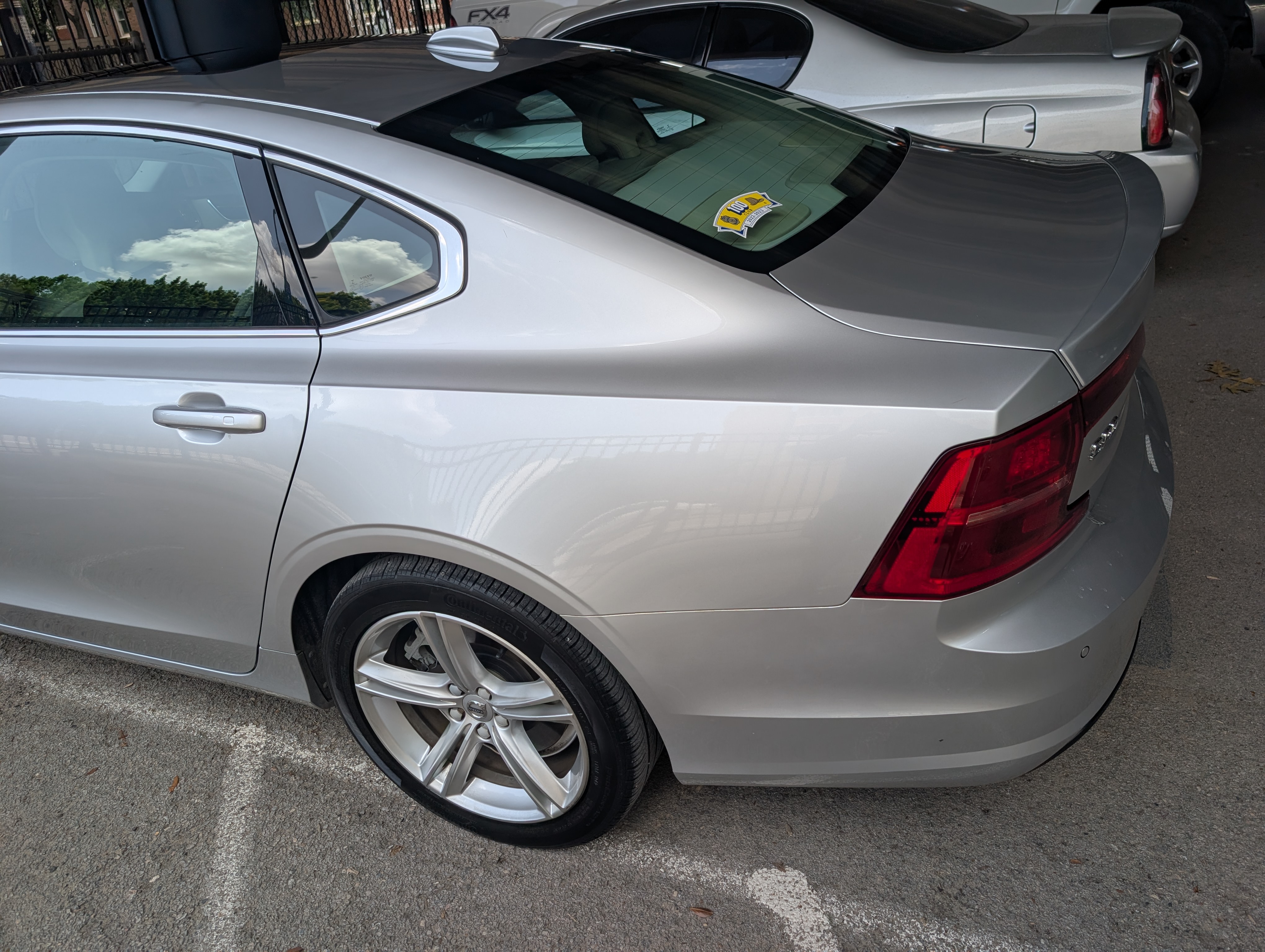 Used 2018 Volvo S90 T5 Momentum FWD image 15