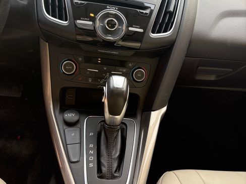 Used 2018 Ford Focus Titanium FWD image 11