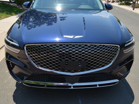 Used 2023 Genesis GV70 2.5T w/ Select Package AWD/4WD image 10