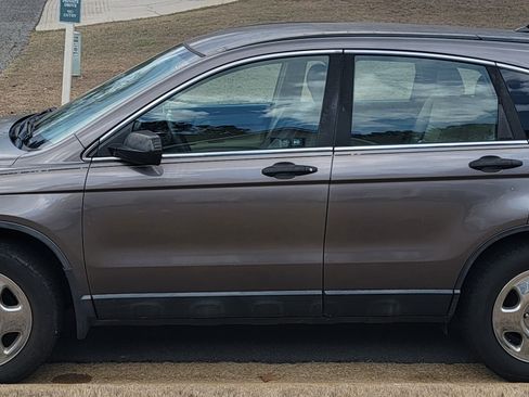 Used 2011 Honda CR-V LX image 2