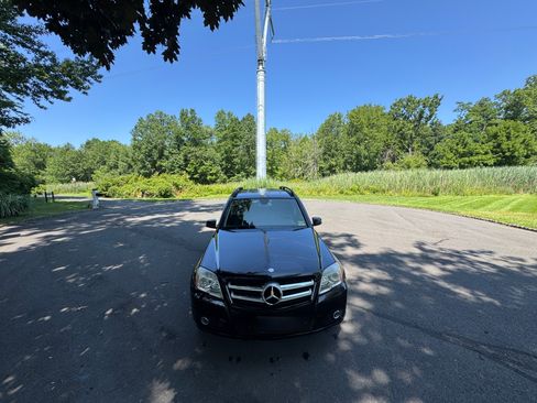 Used 2010 Mercedes-Benz GLK 350 4MATIC image 2