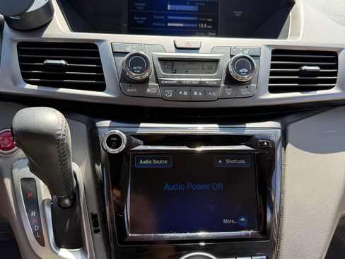 Used 2015 Honda Odyssey Touring Elite image 12