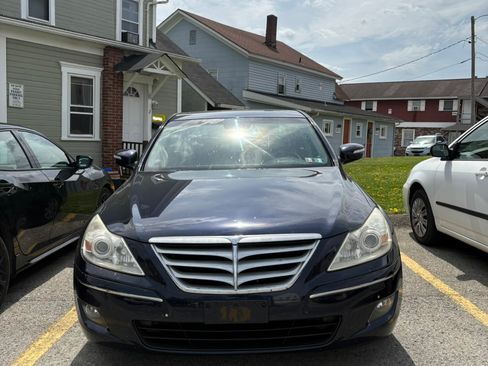 Used 2009 Hyundai Genesis 3.8 w/ Technology Pkg 4 RWD image 4