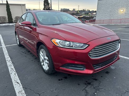 Used 2013 Ford Fusion SE image 1