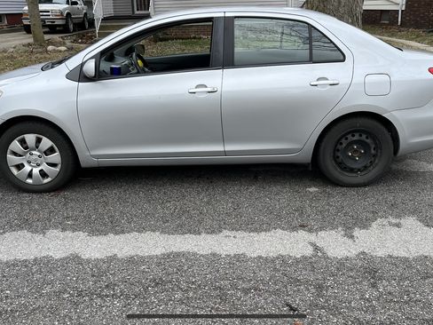 Used 2009 Toyota Yaris Sedan image 1