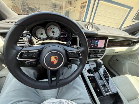 Used 2024 Porsche Macan Turbo AWD/4WD image 20