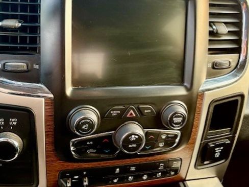 Used 2016 RAM 2500 Laramie w/ Convenience Group image 21