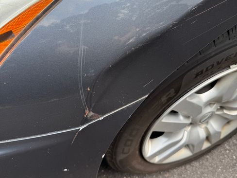 Used 2010 Nissan Altima 2.5 S FWD image 5