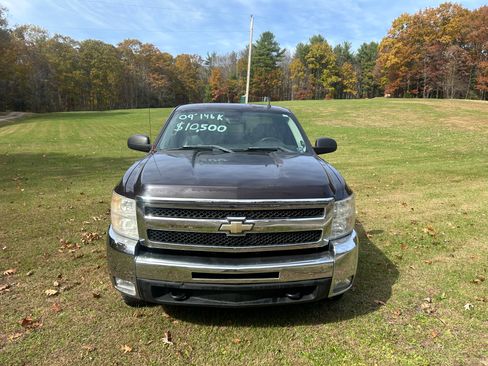 Used 2009 Chevrolet Silverado 2500 LT w/ Exterior Plus Package image 8