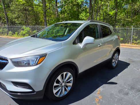 Used 2017 Buick Encore Preferred FWD image 2