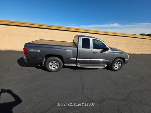 Used 2006 Dodge Dakota Laramie image 1