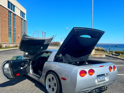 Used 2003 Chevrolet Corvette Coupe w/ Preferred Equipment Group image 13