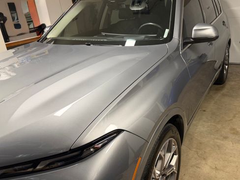 Used 2023 BMW X7 xDrive40i w/ Premium Package image 16