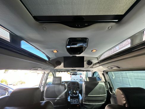 Used 2016 Mercedes-Benz Metris Passenger image 11