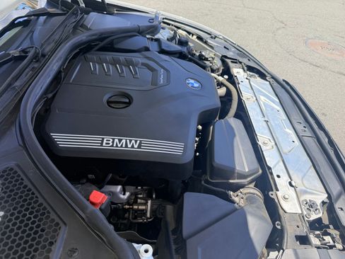 Used 2023 BMW 330i Sedan w/ Premium Package RWD image 16