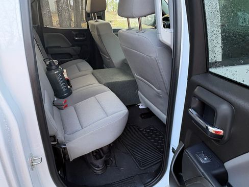 Used 2019 Chevrolet Silverado 1500 Custom w/ LPO, Essentials Package RWD image 12